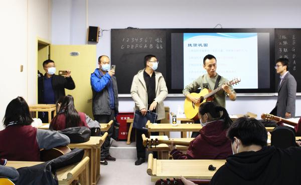 吉他社团显风采