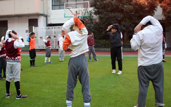 足球社团课前拉伸