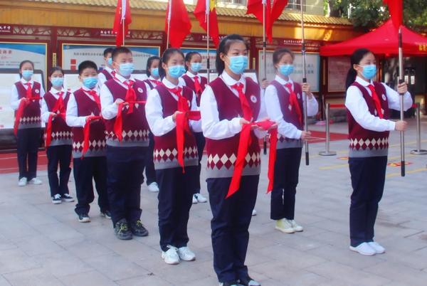 做红色中国的接班人