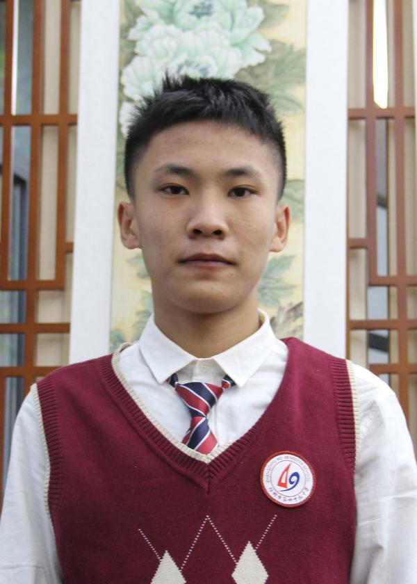 李豆豆主持升旗仪式