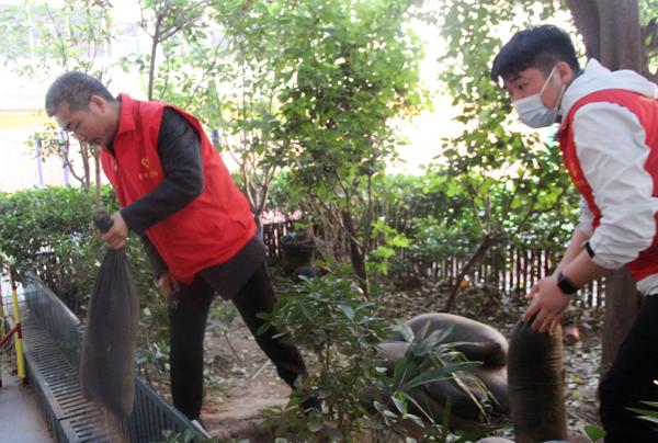 郑州49中防汛演练 (7)