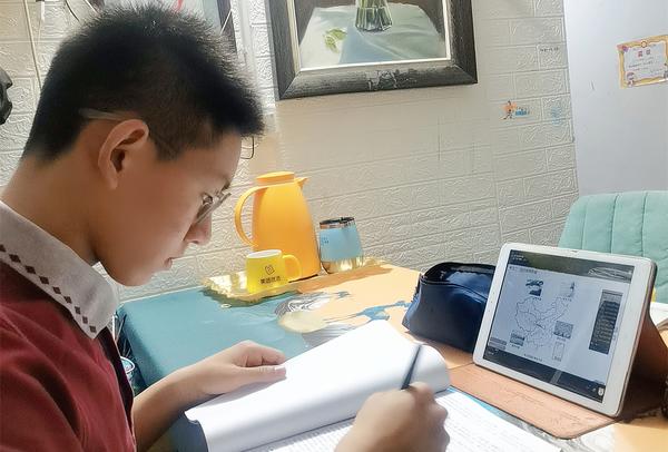 郑州49中学生线上学习 (6)