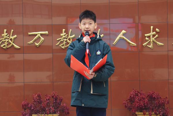 升旗仪式暨入团宣誓 (5)