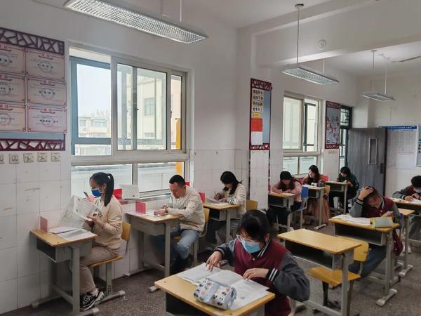 七初东校区一场别开生面的教学相长正式拉开序幕 (10)