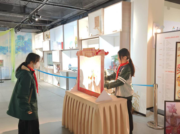 在互动中触摸文化根脉 (1)