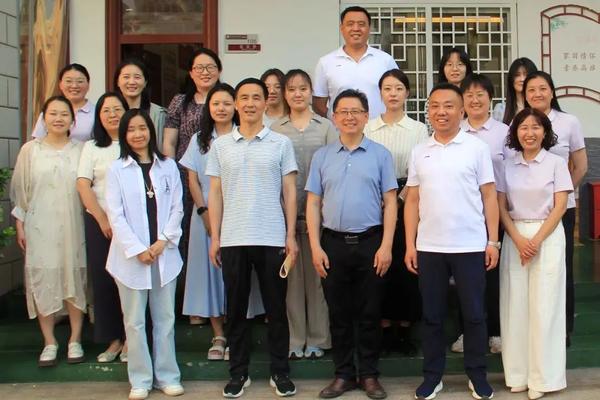 聚焦核心素养，探索课程变革 (15)