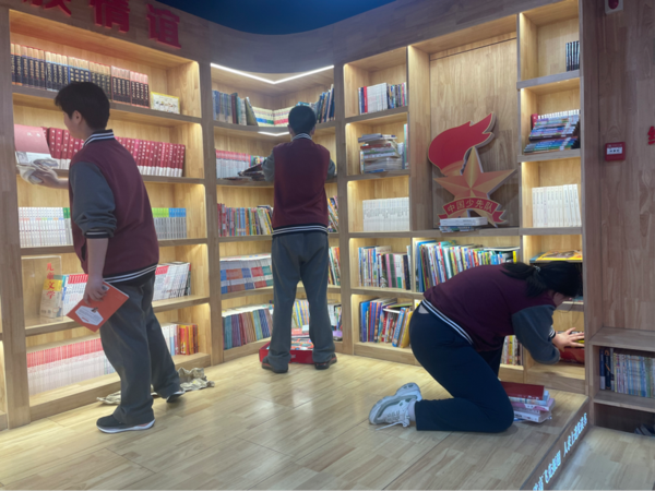 心手相连，共建美好家园 (2)