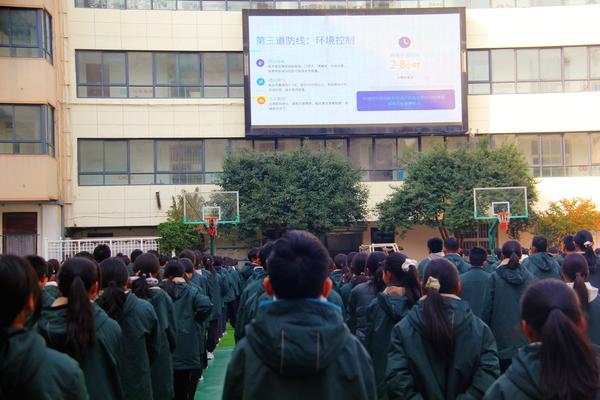 学生认真听讲(1)