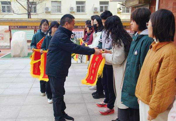 期中学生表彰 (4)