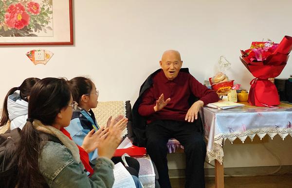 看望孟昭德老先生 (4)