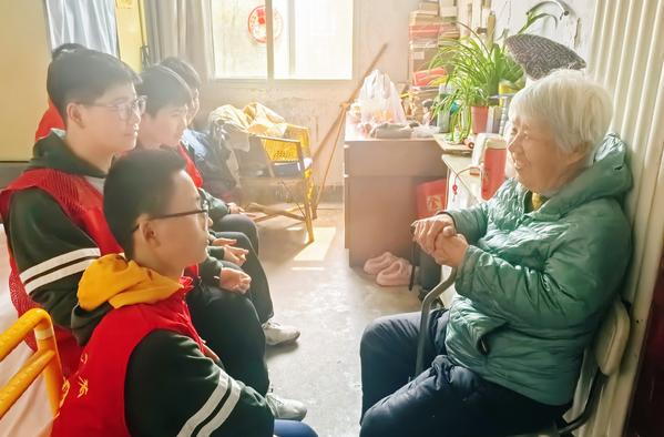 八年级四班雷锋志愿服务队 (3)